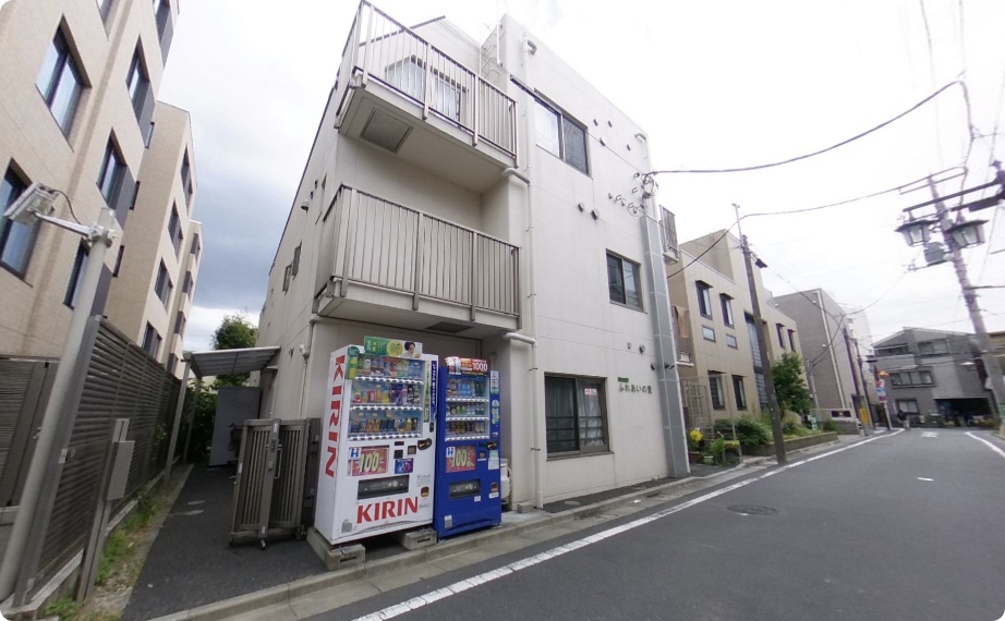 施設の外観